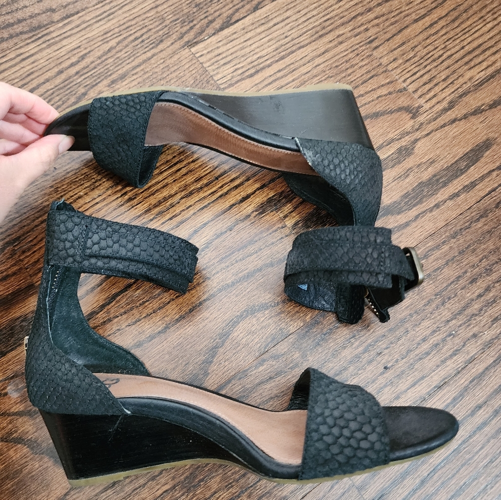 Ugg black reptile sandal wedges shoes
